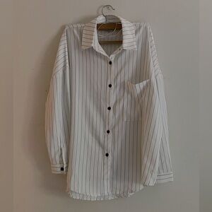 PRINCESS POLLY (Never Worn) white with black stripe button up shirt in size US2